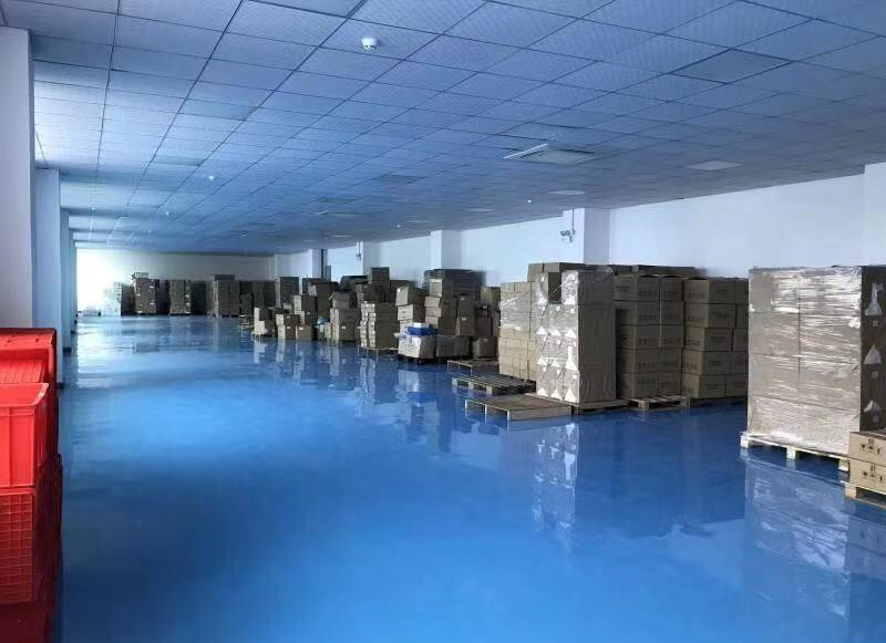 龍崗全新廠房二樓整層2000平，全新裝修，園區(qū)空地超大