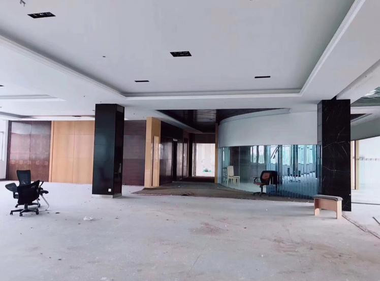 横岗六约新出楼上带精装修2800平大小可分行业不限适