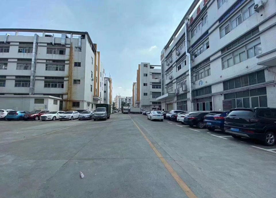 龙岗中心城五联一楼3000平米厂房出租！层高5米，可以分租