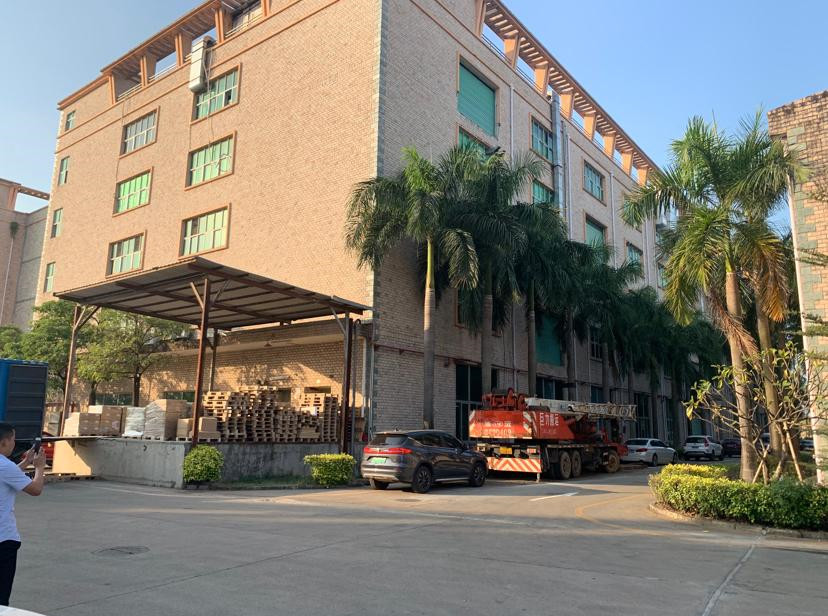 坪山坑梓楼上现成10万级无尘车间整层4000平出租