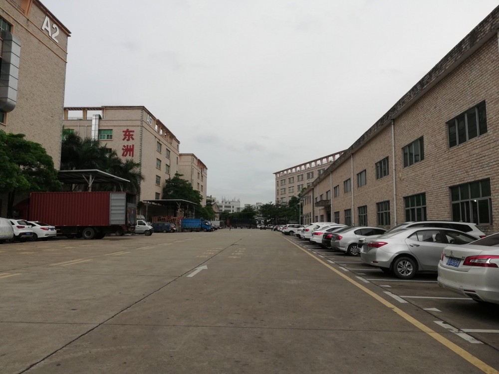 坑梓新空出楼上2000平方全新装修厂房出租