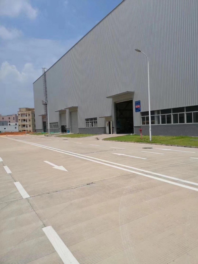 高度12米深圳坪山坑梓主干道边独栋钢构厂房5600平米