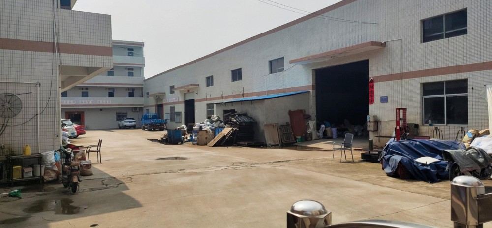 惠陽(yáng)新圩鎮(zhèn)原房東獨(dú)院鋼構(gòu)廠房1800平方現(xiàn)成行車(chē)免費(fèi)使用