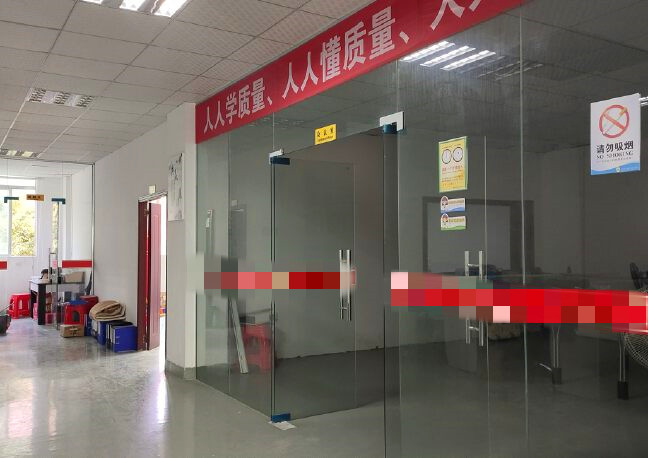 坪山深汕路边原房东1500平带装修办公室厂房出租，价格好谈